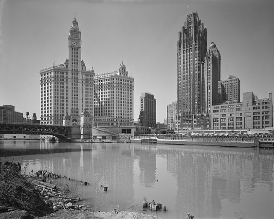 Wrigley Building and Tribune Tower (HBSN-00965-U)