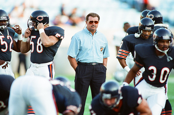 Mike Ditka at Bears preseason game against Raiders (ST-16001316-0196)