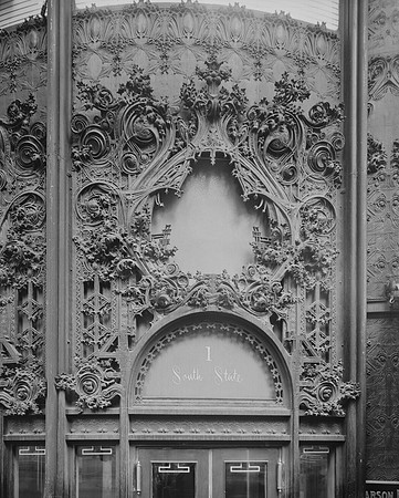 Ornamentation at Carson Pirie Scott department store (HB-19321-C)