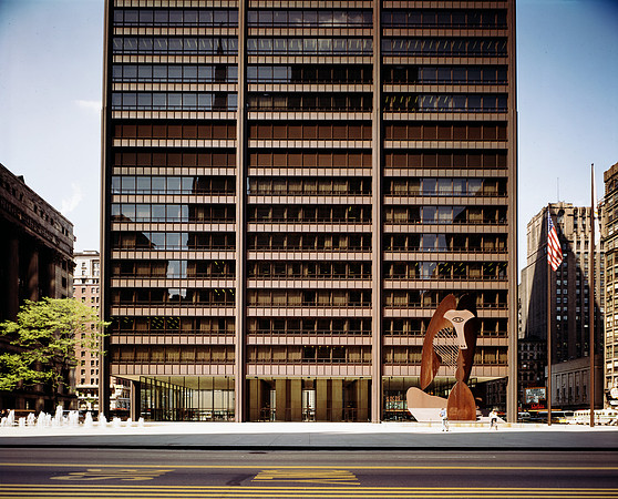 Richard J. Daley Center with Picasso sculpture (HB-25252-A8)