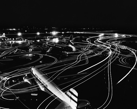 Airplanes at O'Hare Airport (ST-17500932)