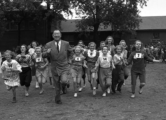 Jim Thorpe, athlete and Olympic gold medalist (ST-17500096)