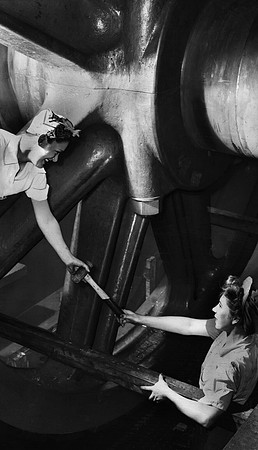 Women working at Carnegie Illinois Steel during World War II (ST-17500589)