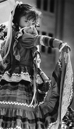 Gabriela Correa displays traditional Mexican attire  (ST-17500915)