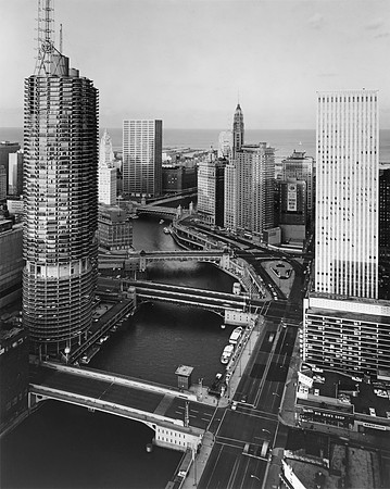 Marina City and Wacker Drive (HBSN-00825-T3)