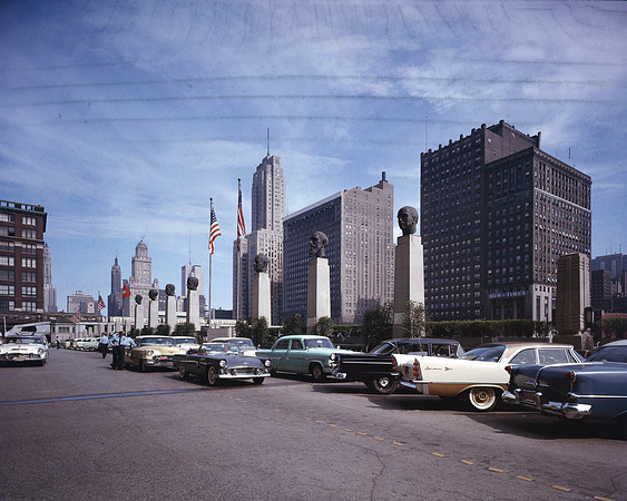 Chicago Riverwalk and Merchandise Mart Hall of Fame (HBSN-00827-HA)